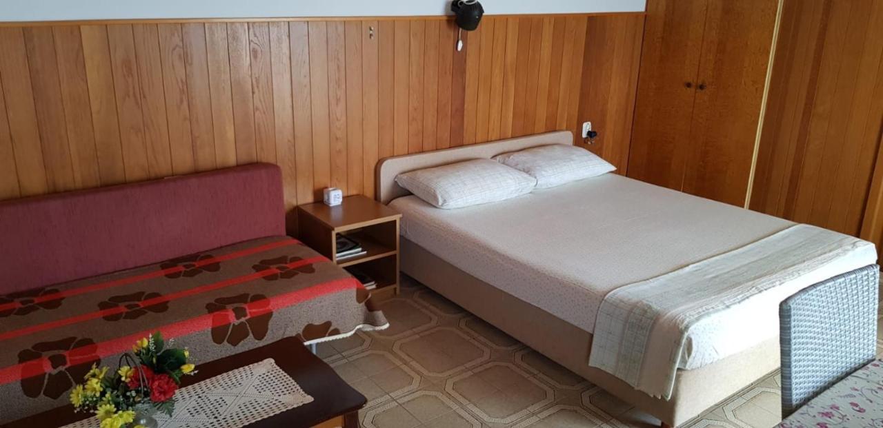 Apartments By The Sea Pisak, Omis - 1018 Bagian luar foto