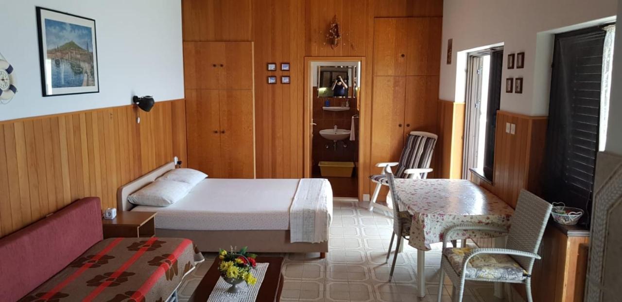 Apartments By The Sea Pisak, Omis - 1018 Bagian luar foto